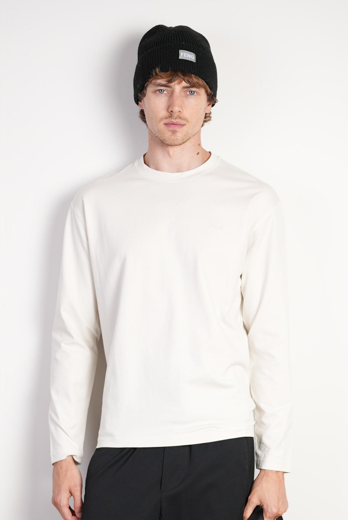 OFF WHITE