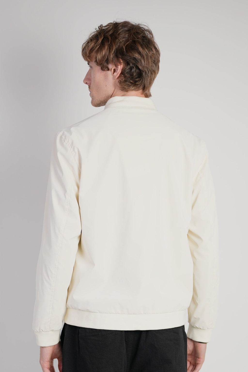 OFF WHITE